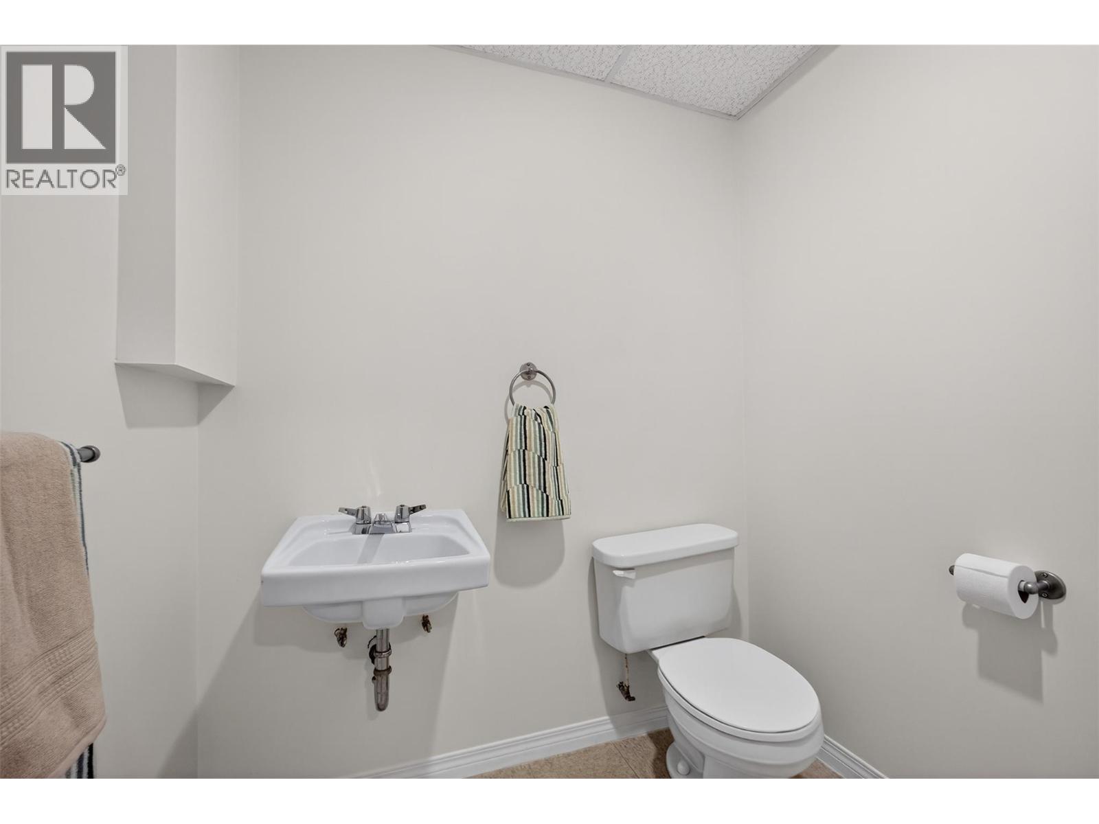 2973 Ensign Way, West Kelowna