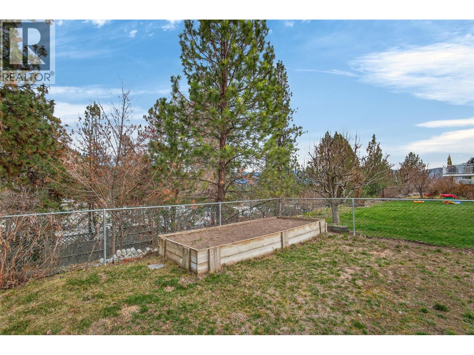 2973 Ensign Way, West Kelowna