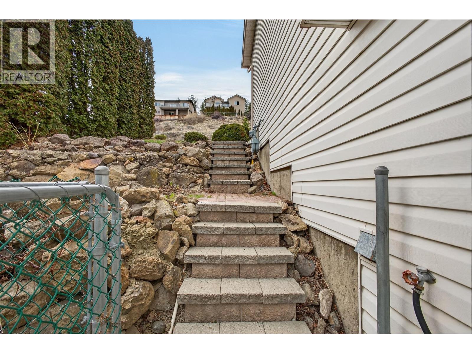 2973 Ensign Way, West Kelowna