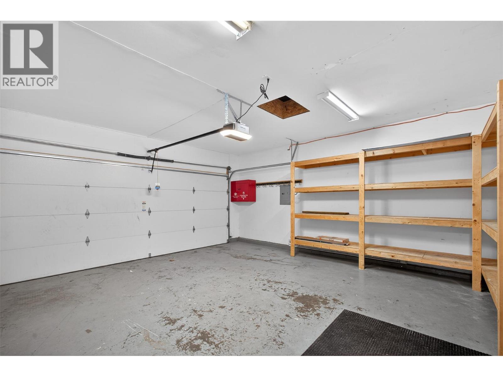 2973 Ensign Way, West Kelowna