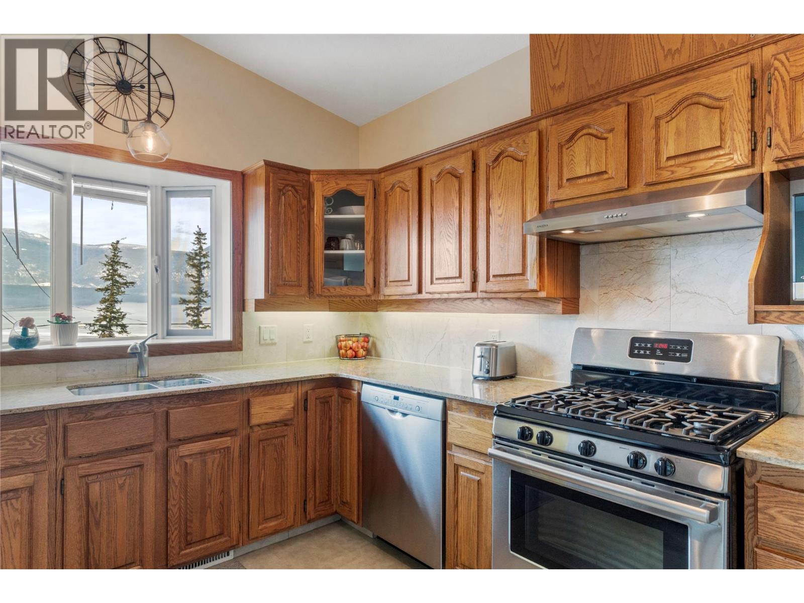 1280 Lakeshore Road NE, Salmon Arm