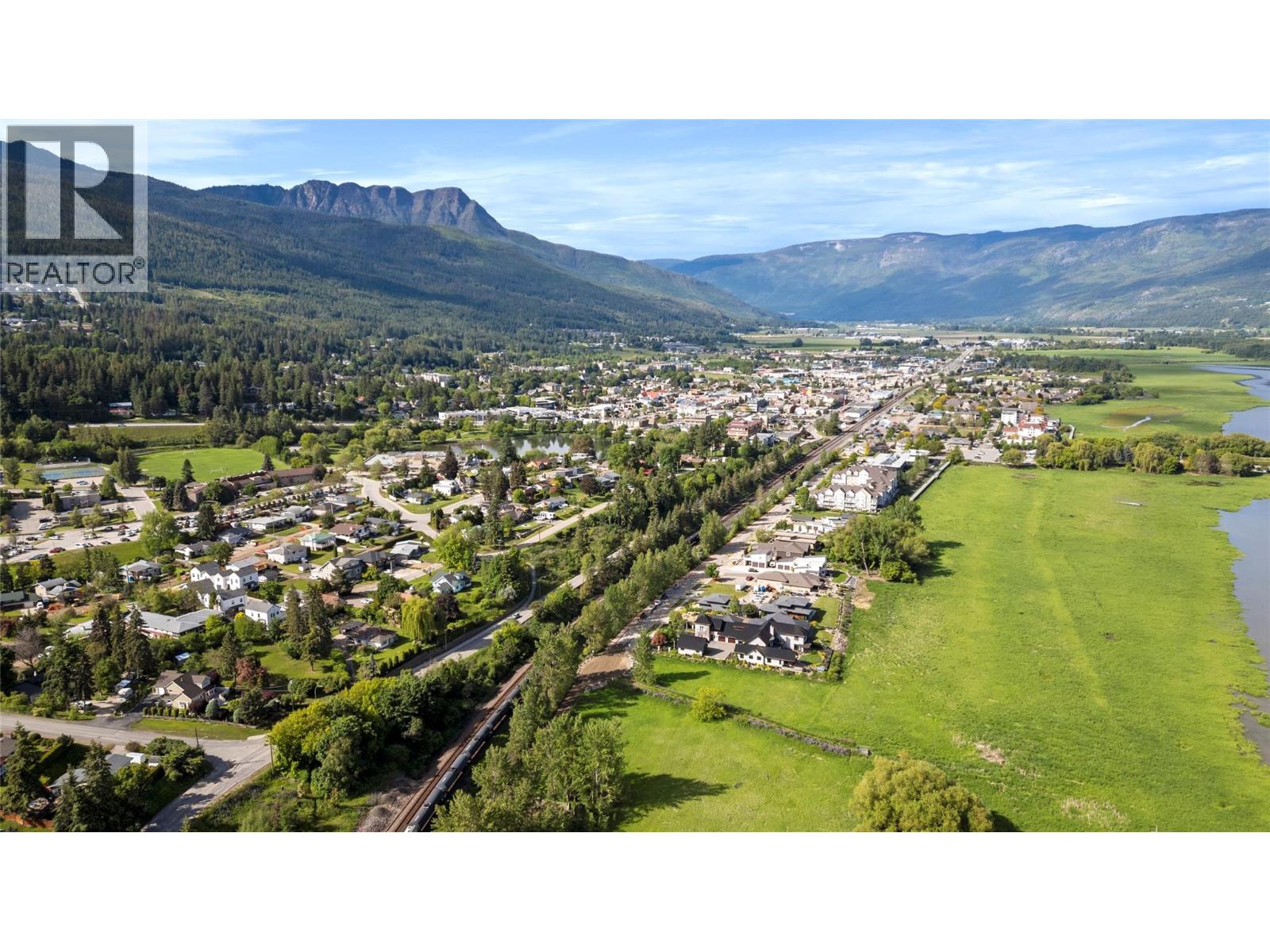 1280 Lakeshore Road NE, Salmon Arm