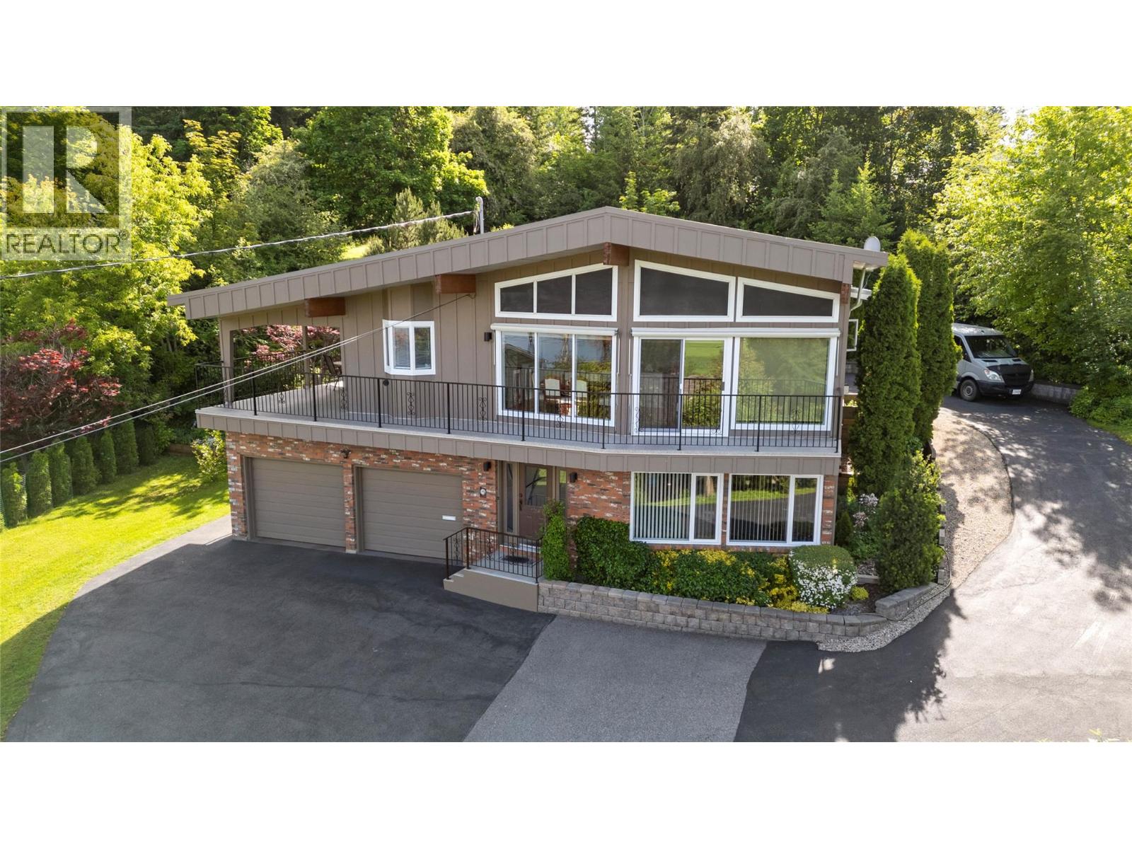 1280 Lakeshore Road NE, Salmon Arm