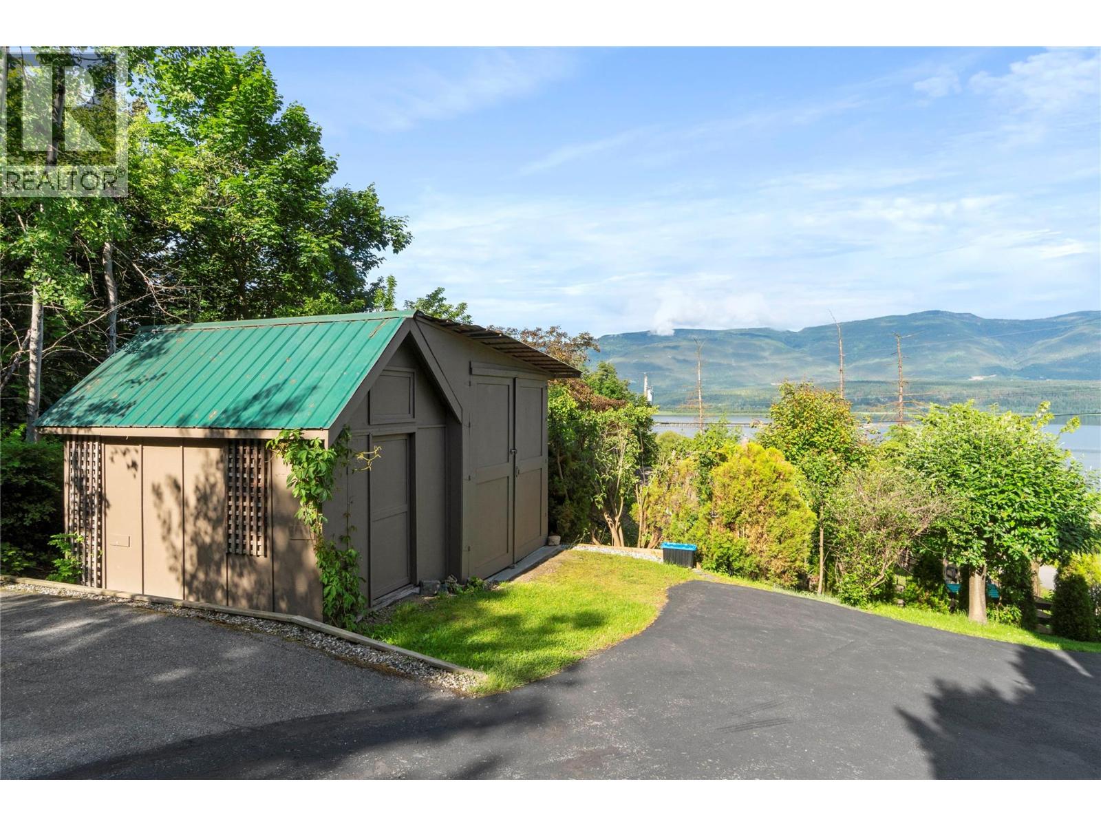 1280 Lakeshore Road NE, Salmon Arm