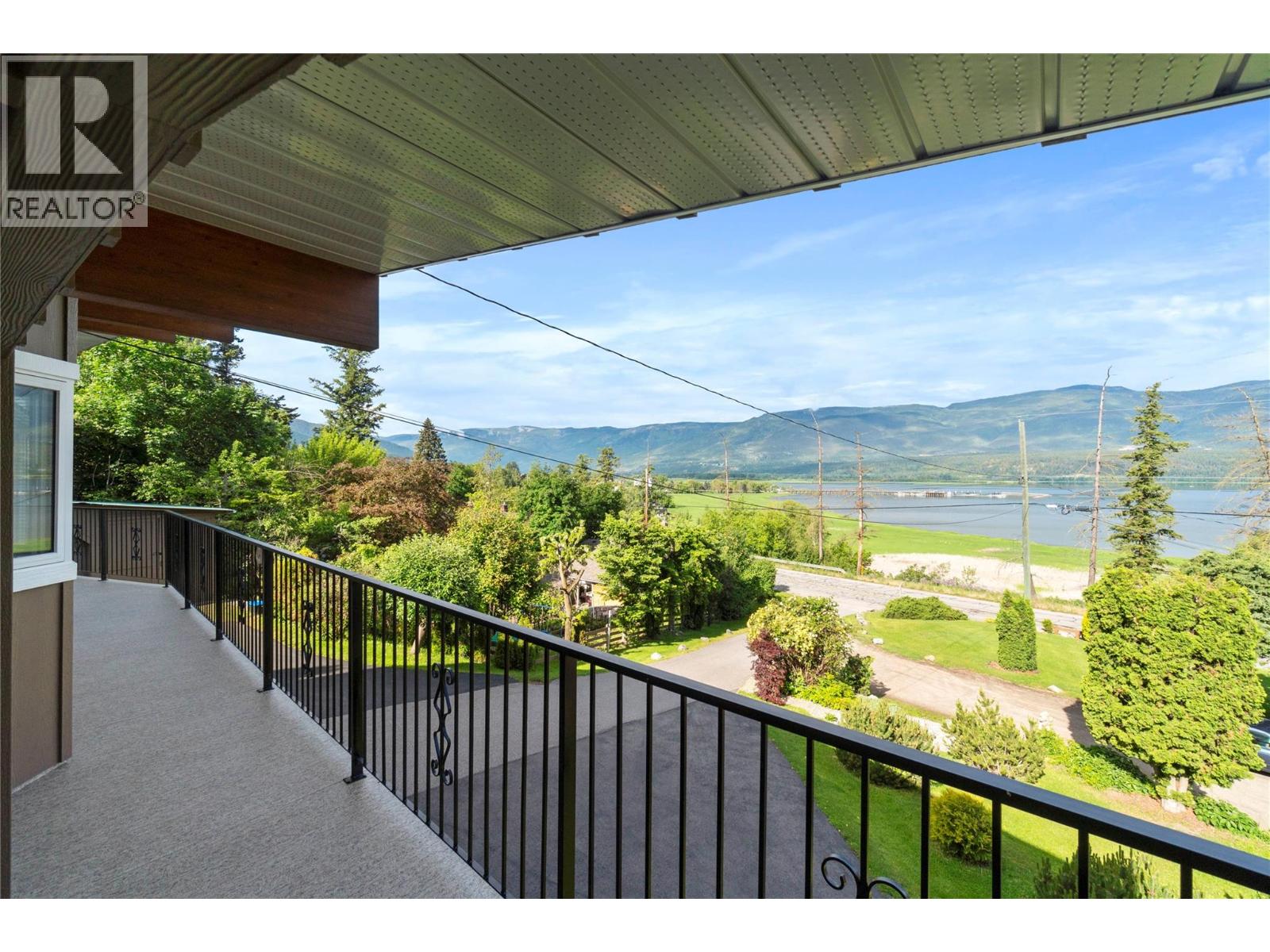 1280 Lakeshore Road NE, Salmon Arm