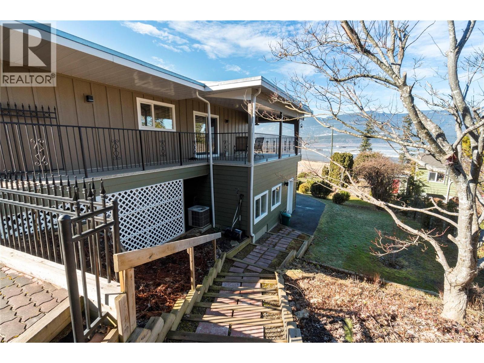 1280 Lakeshore Road NE, Salmon Arm