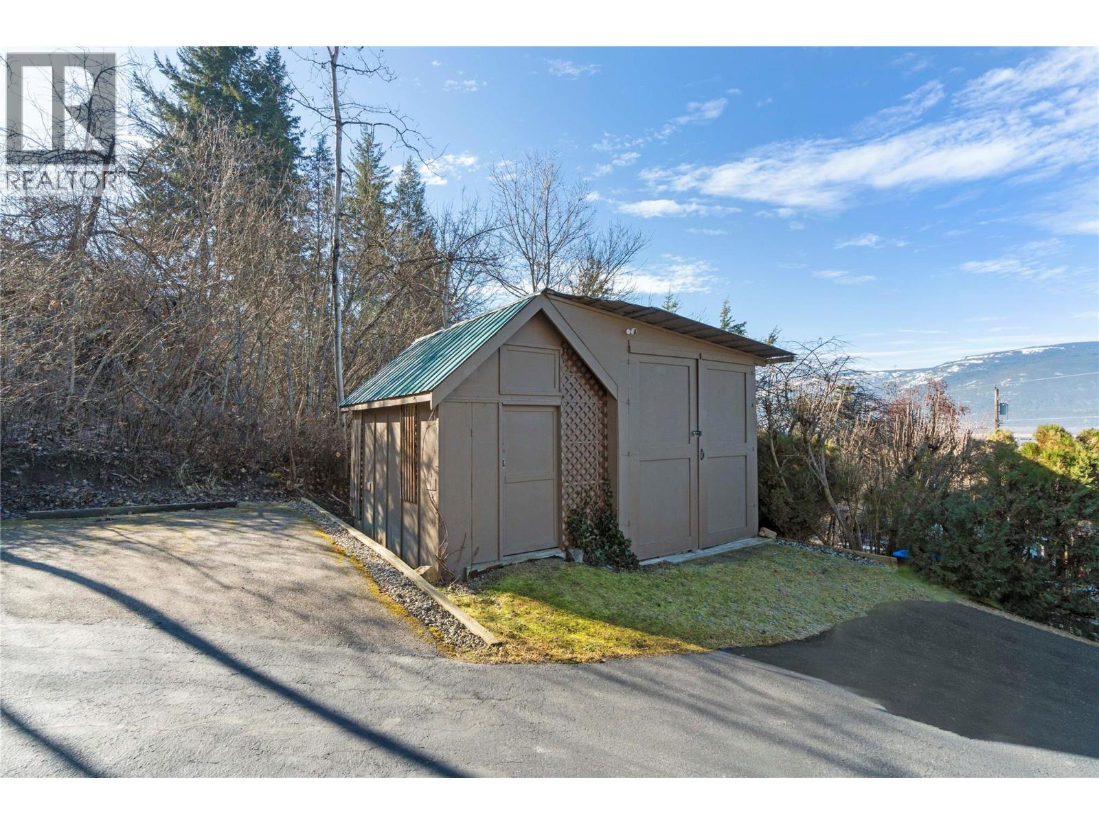 1280 Lakeshore Road NE, Salmon Arm