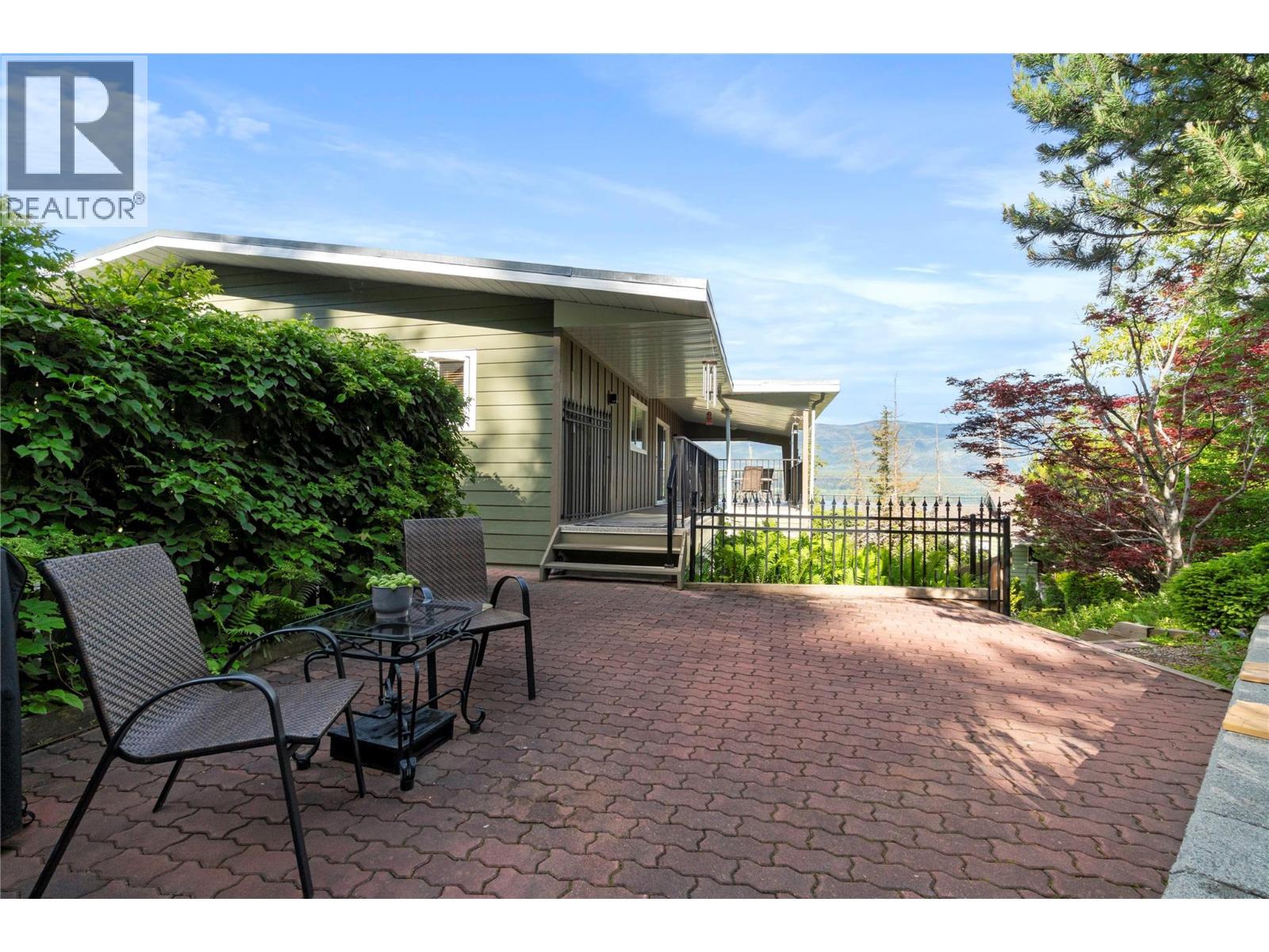 1280 Lakeshore Road NE, Salmon Arm