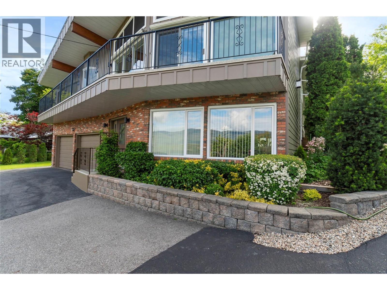 1280 Lakeshore Road NE, Salmon Arm
