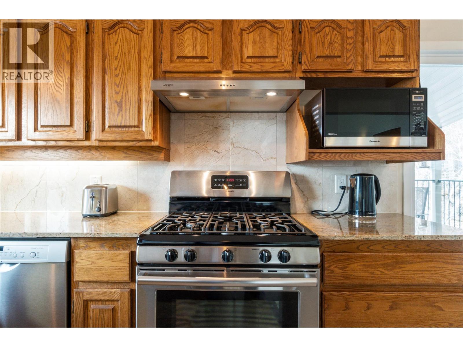 1280 Lakeshore Road NE, Salmon Arm