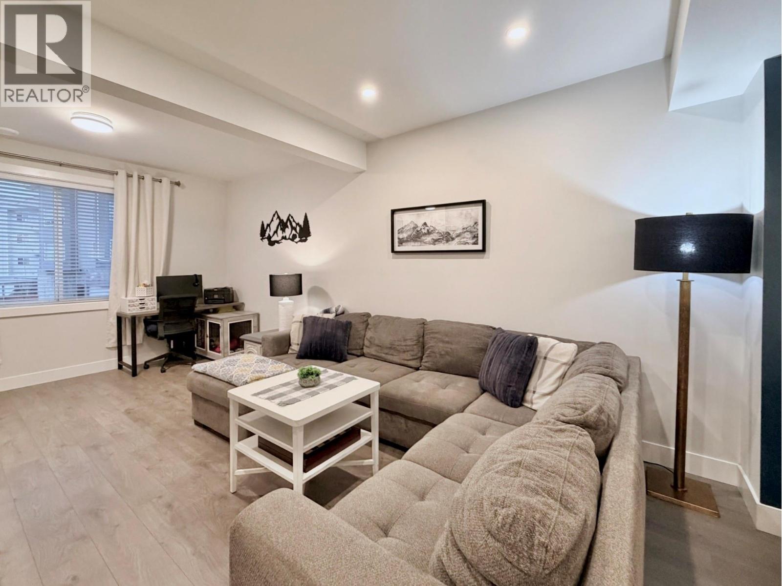 #105 240 FORESTBROOK Drive - 28