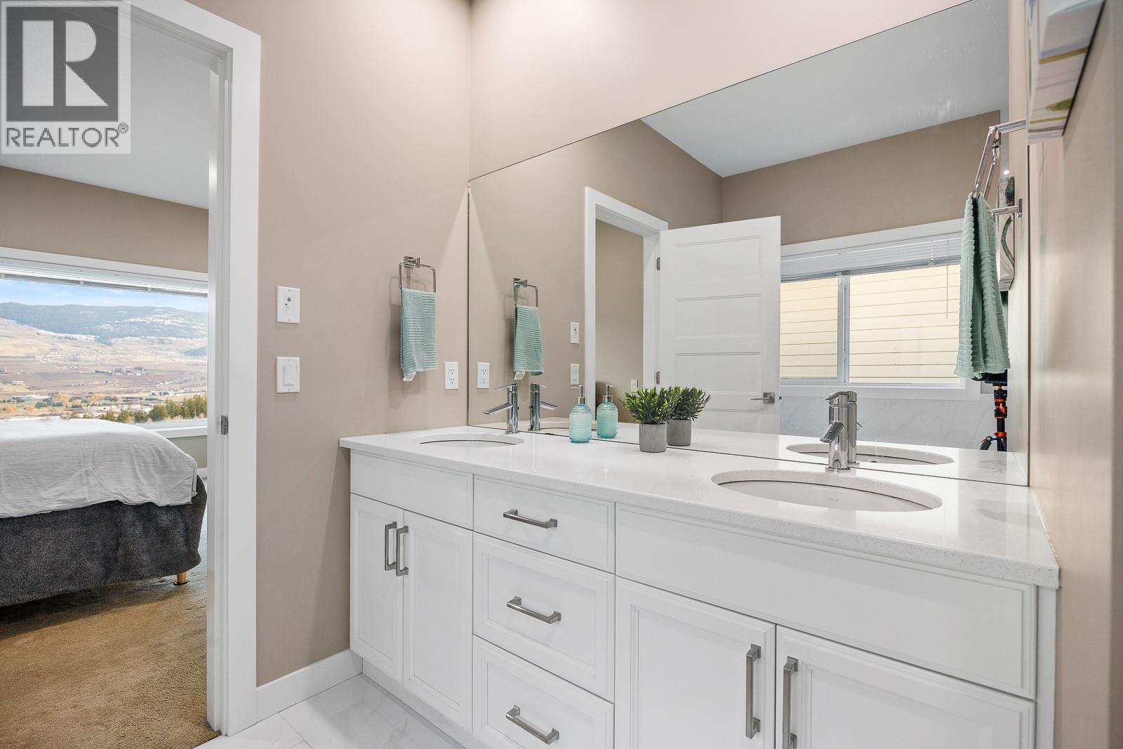 687 Acadia Street, Kelowna