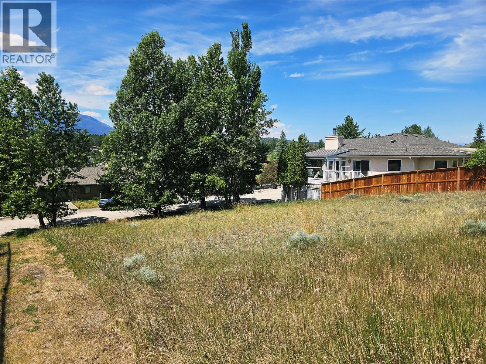 1707 3rd Avenue, Invermere