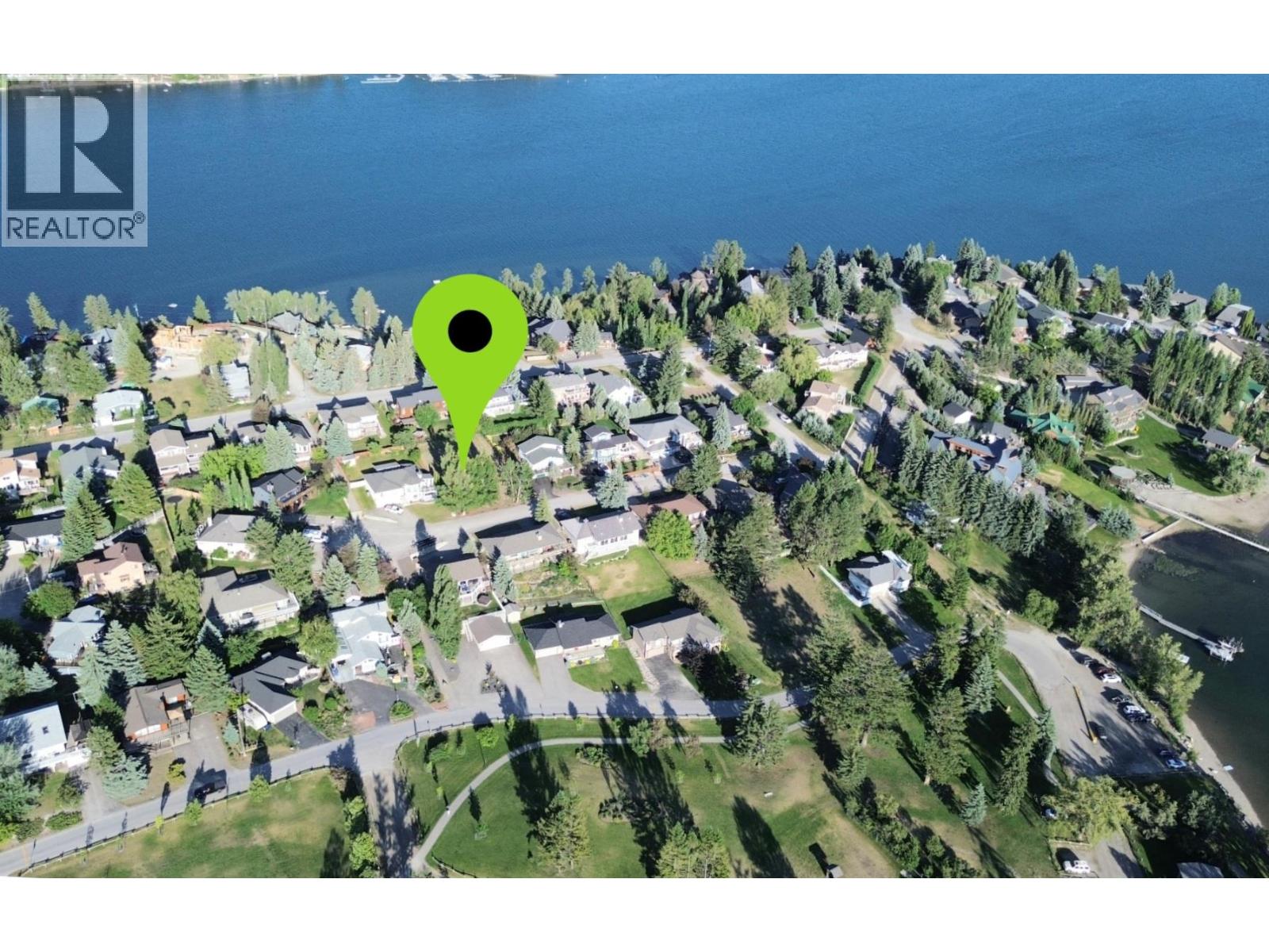 1707 3rd Avenue, Invermere