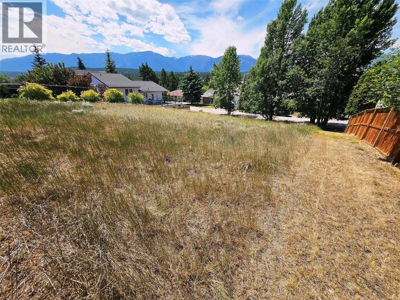 1707 3rd Avenue, Invermere