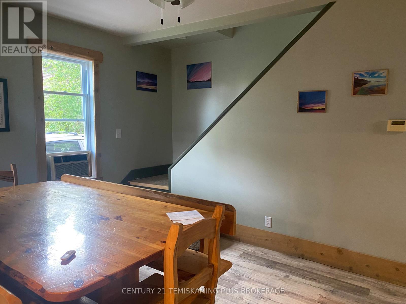 46 PAGET STREET N - 27