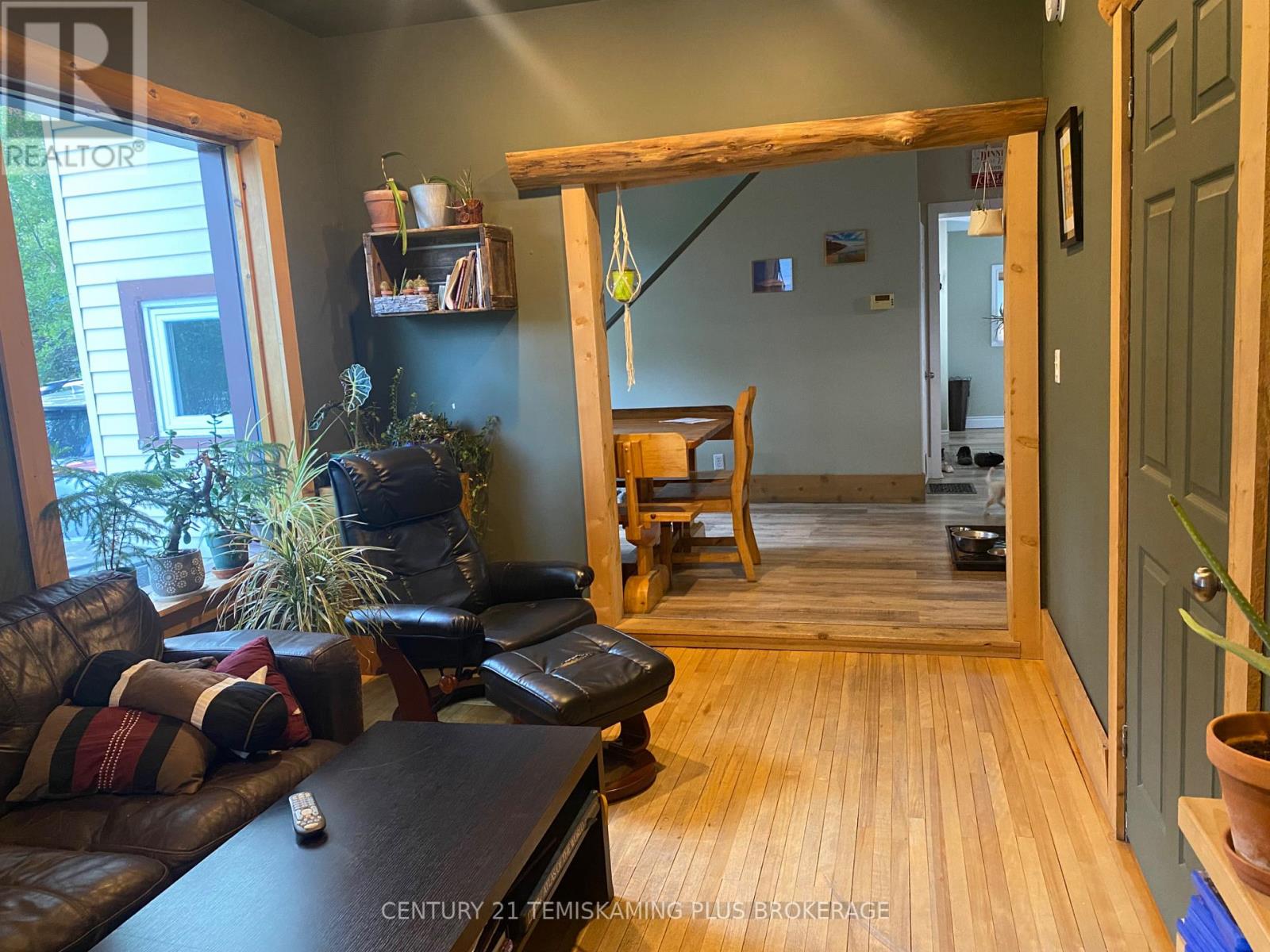 46 PAGET STREET N - 20