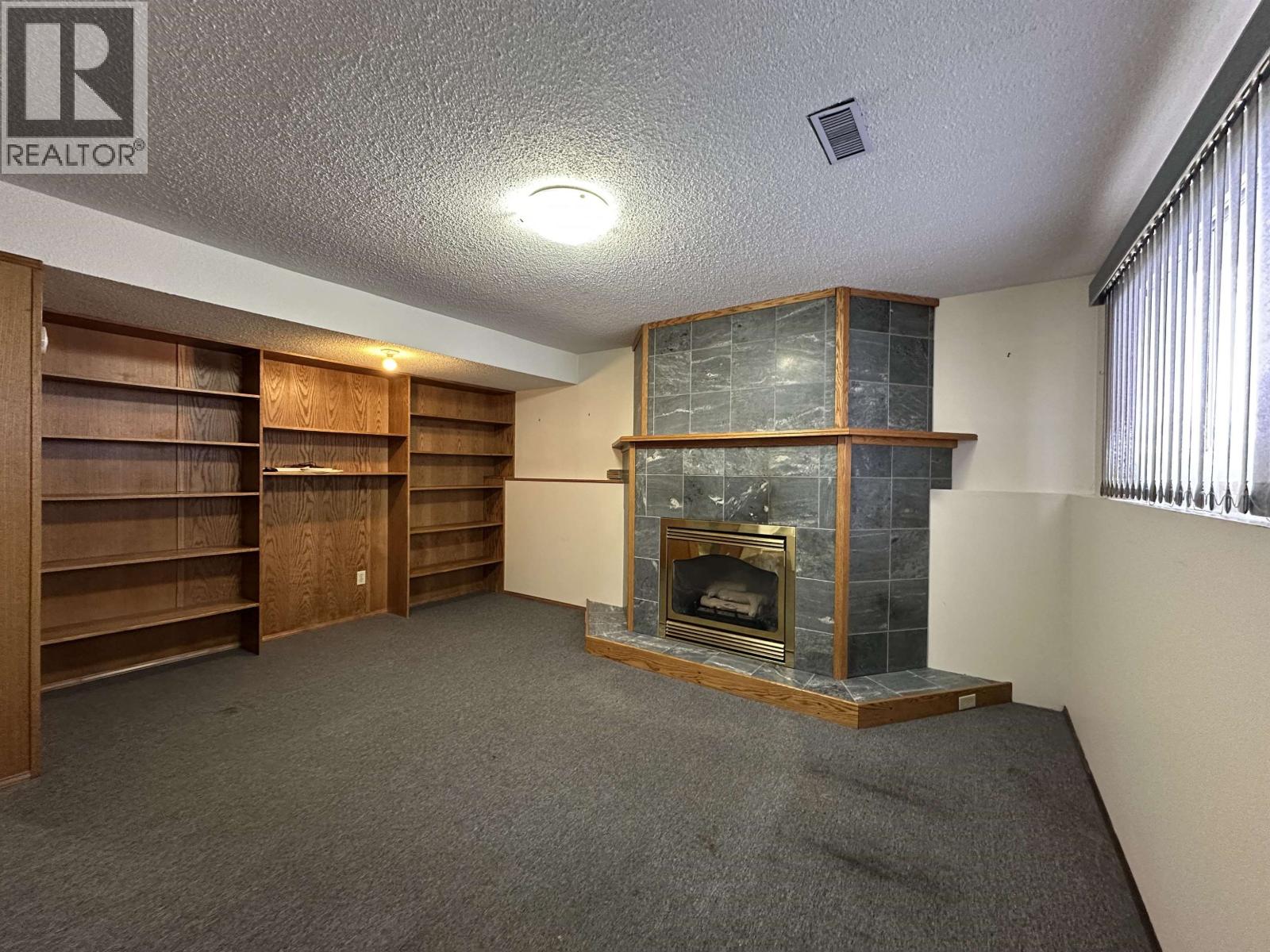 391 N BIRCH AVENUE - 26