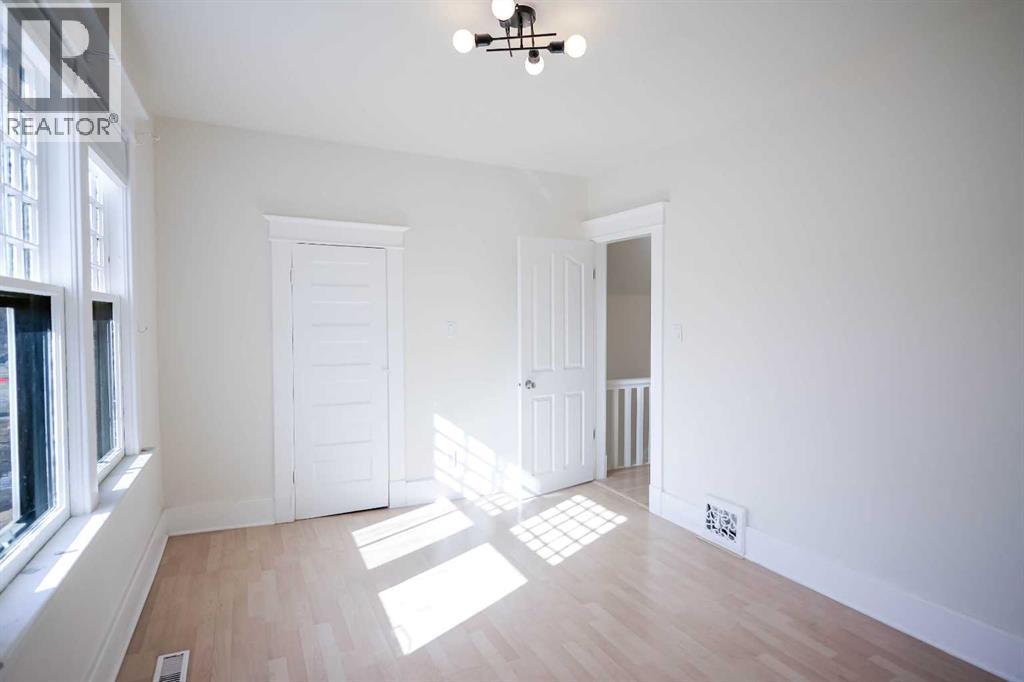 Single Family House for Sale in  Memorial Drive NW Sunnyside Calgary 