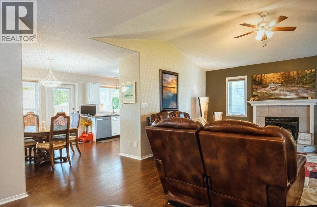 3397 14th Avenue, Castlegar