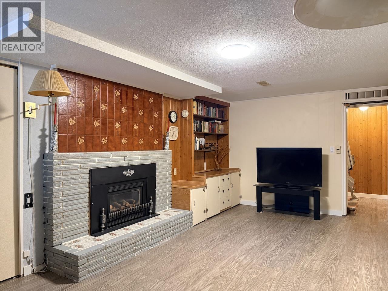 39 SWALLOW STREET - 11