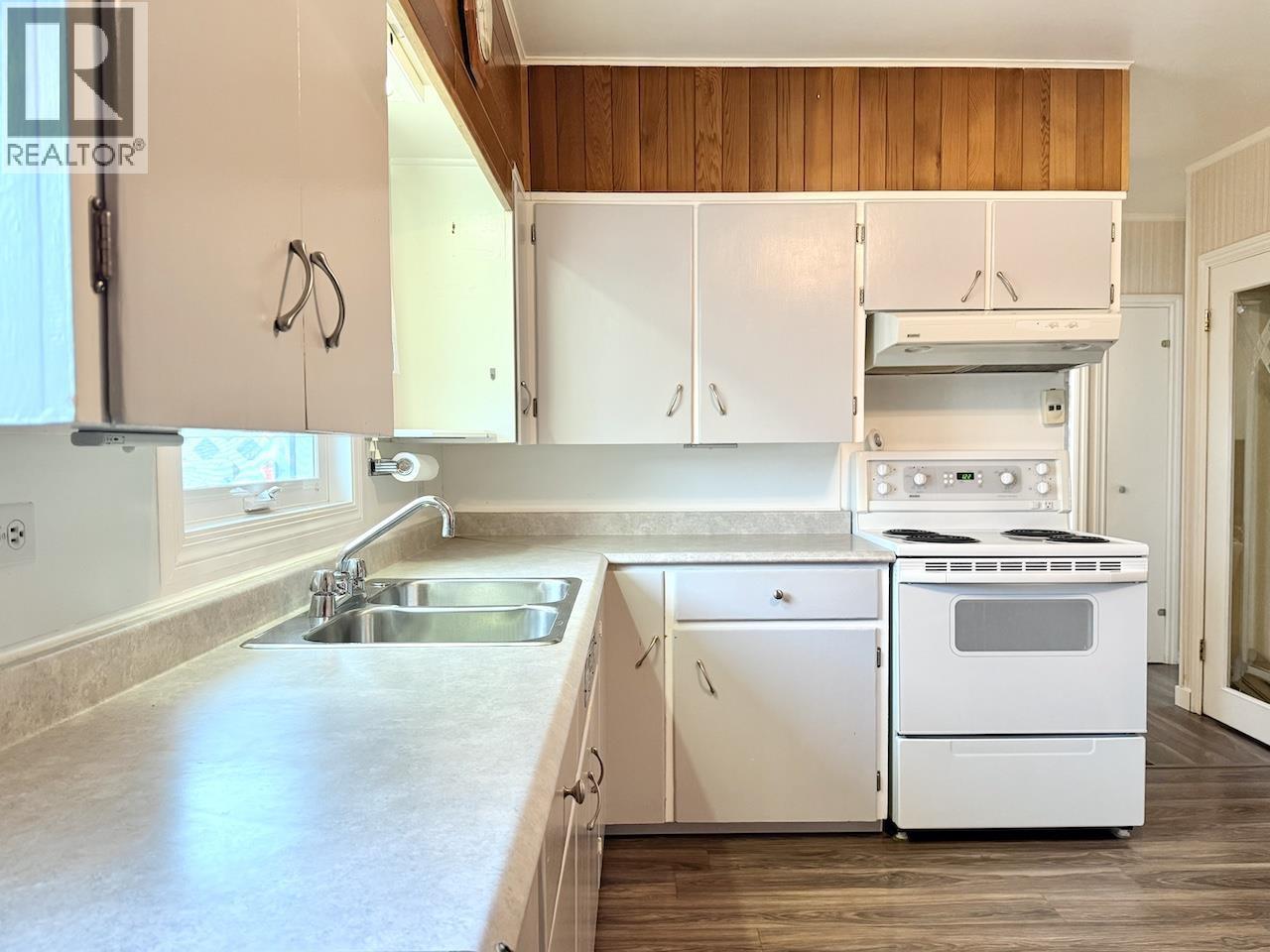 39 SWALLOW STREET - 6