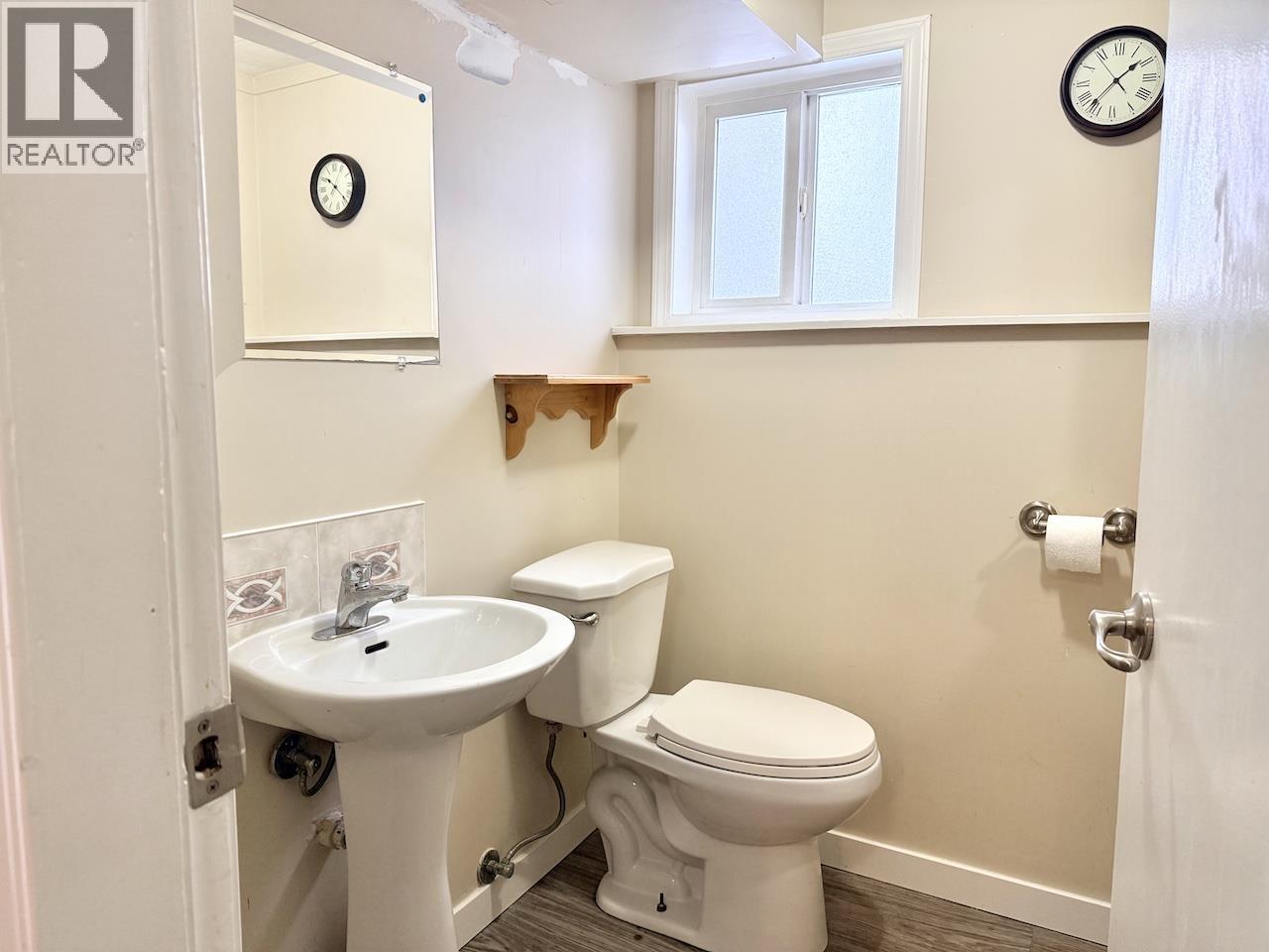 39 SWALLOW STREET - 14