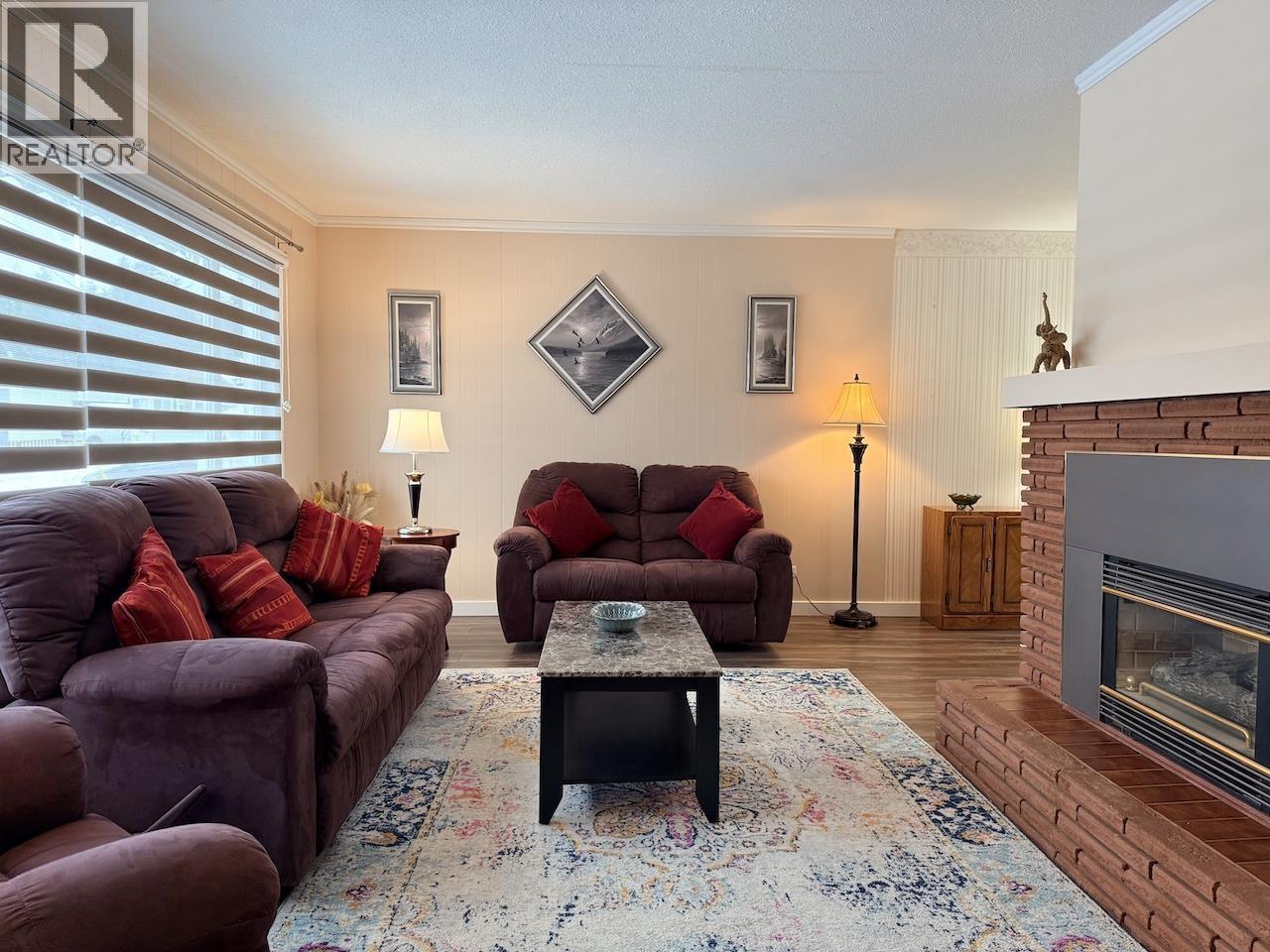 39 SWALLOW Street - photo 2