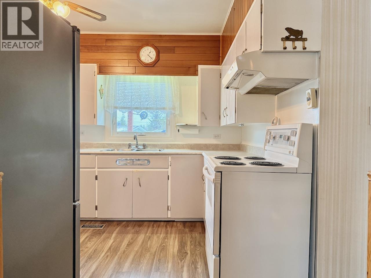 39 SWALLOW STREET - 5