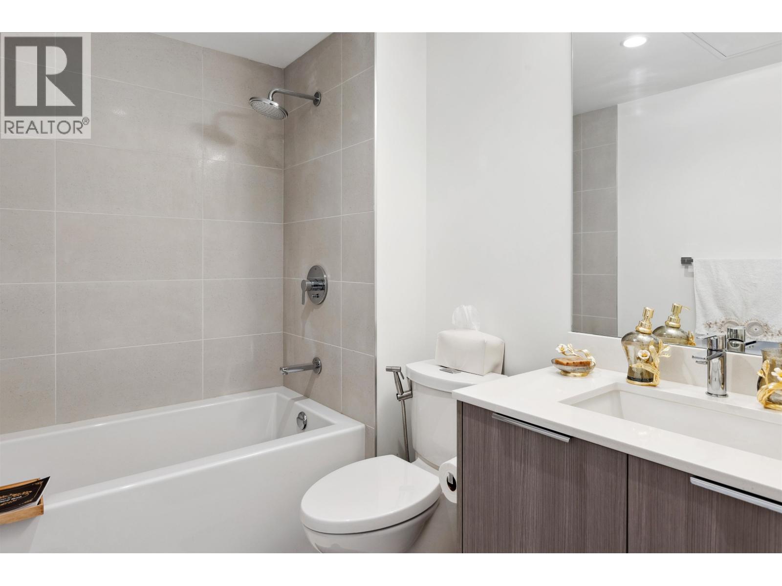 1207 1471 HUNTER STREET, North Vancouver