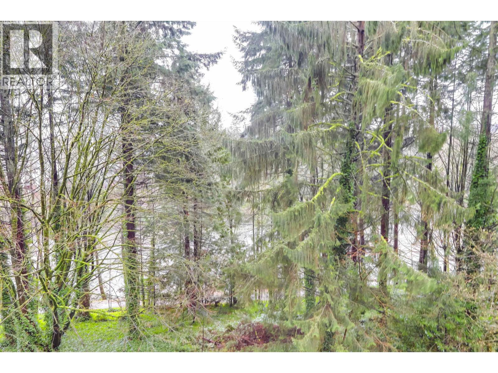 402 2024 FULLERTON AVENUE