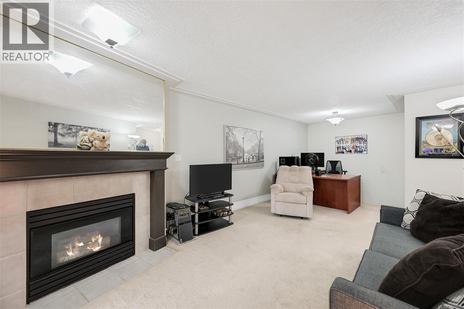 #208 894 Vernon Ave - 11