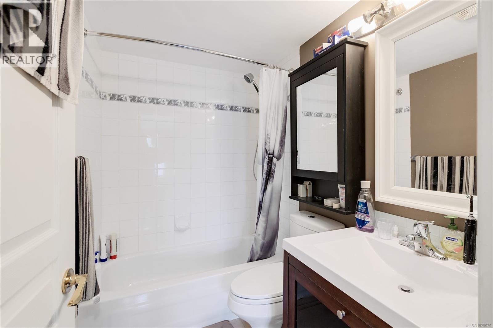 #208 894 Vernon Ave - 24