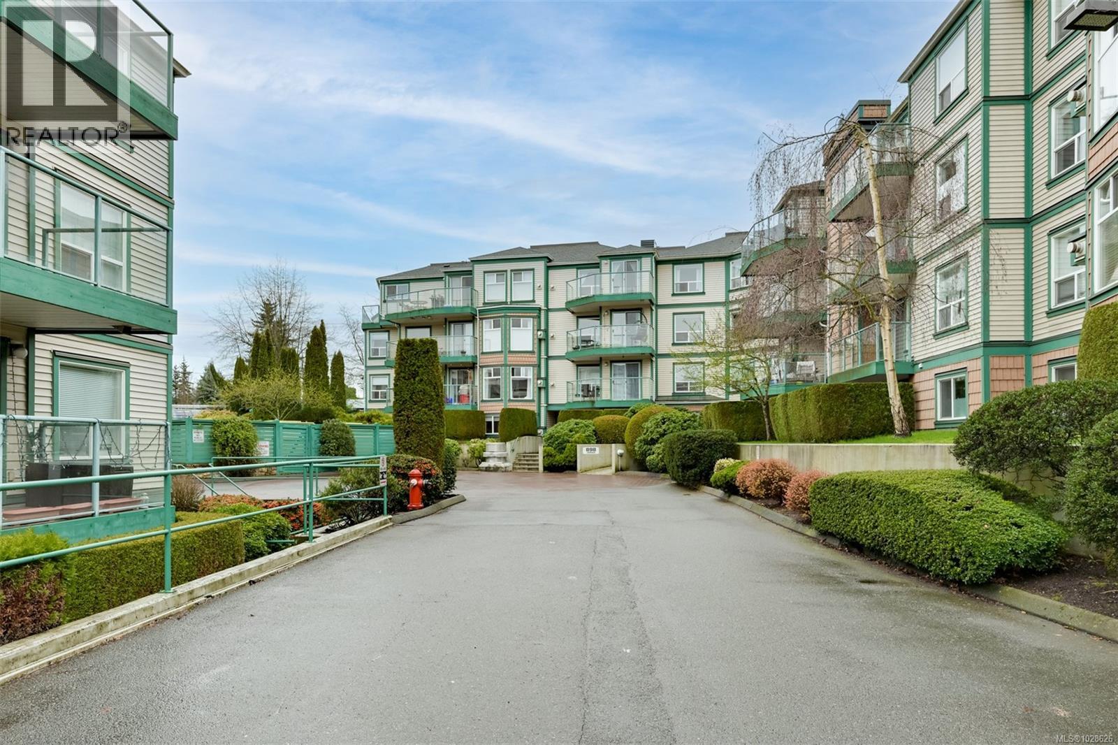 #208 894 Vernon Ave - 30