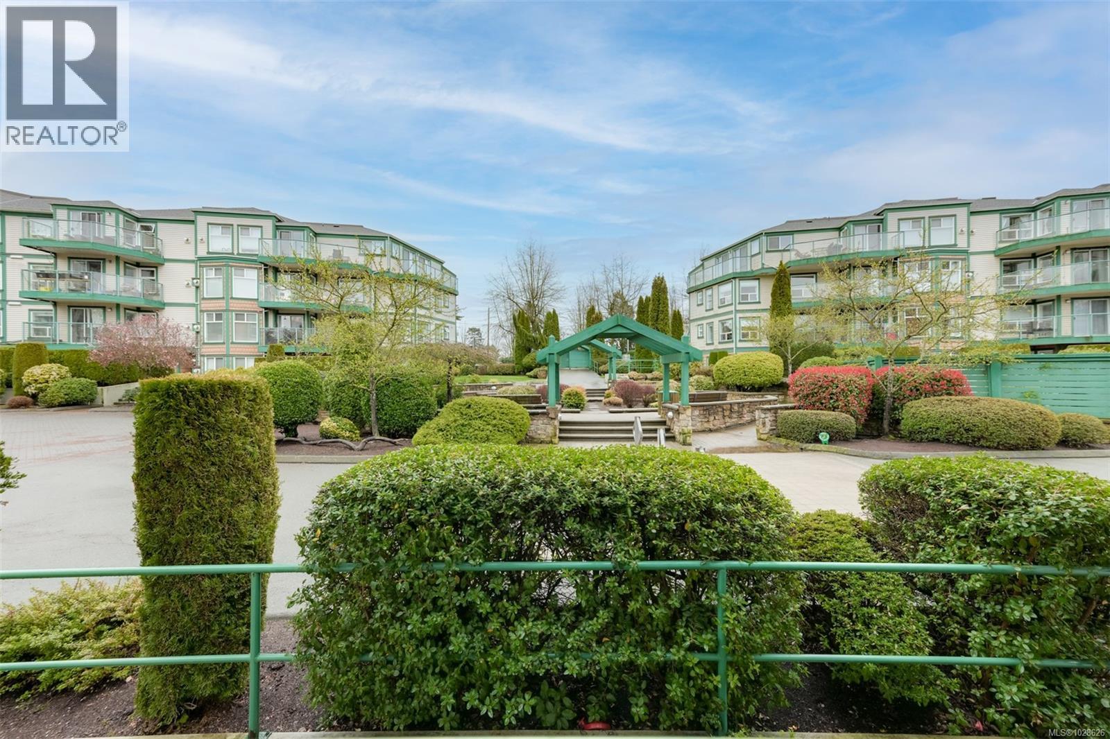 #208 894 VERNON AVE - 33