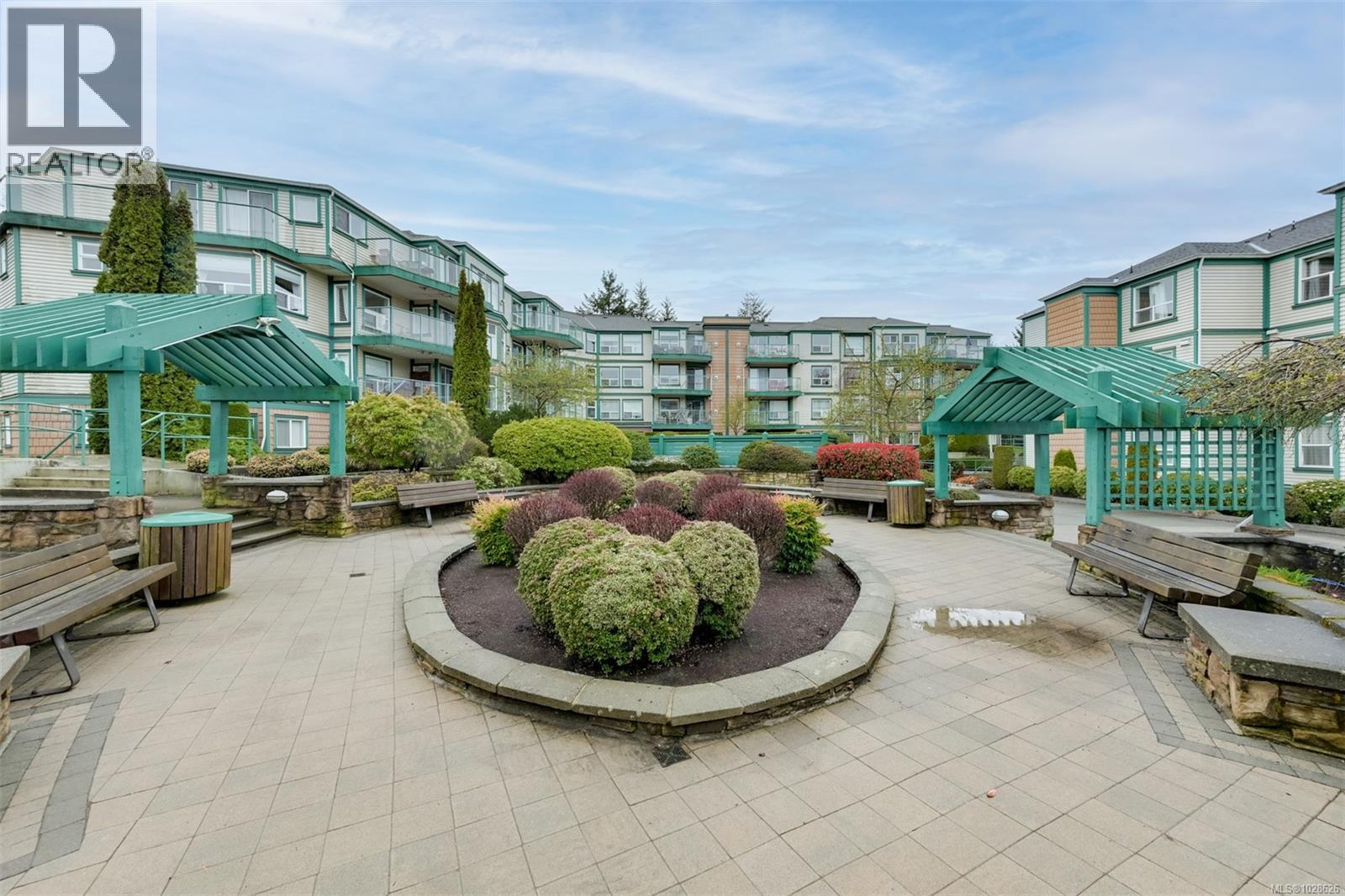 #208 894 VERNON AVE - 34