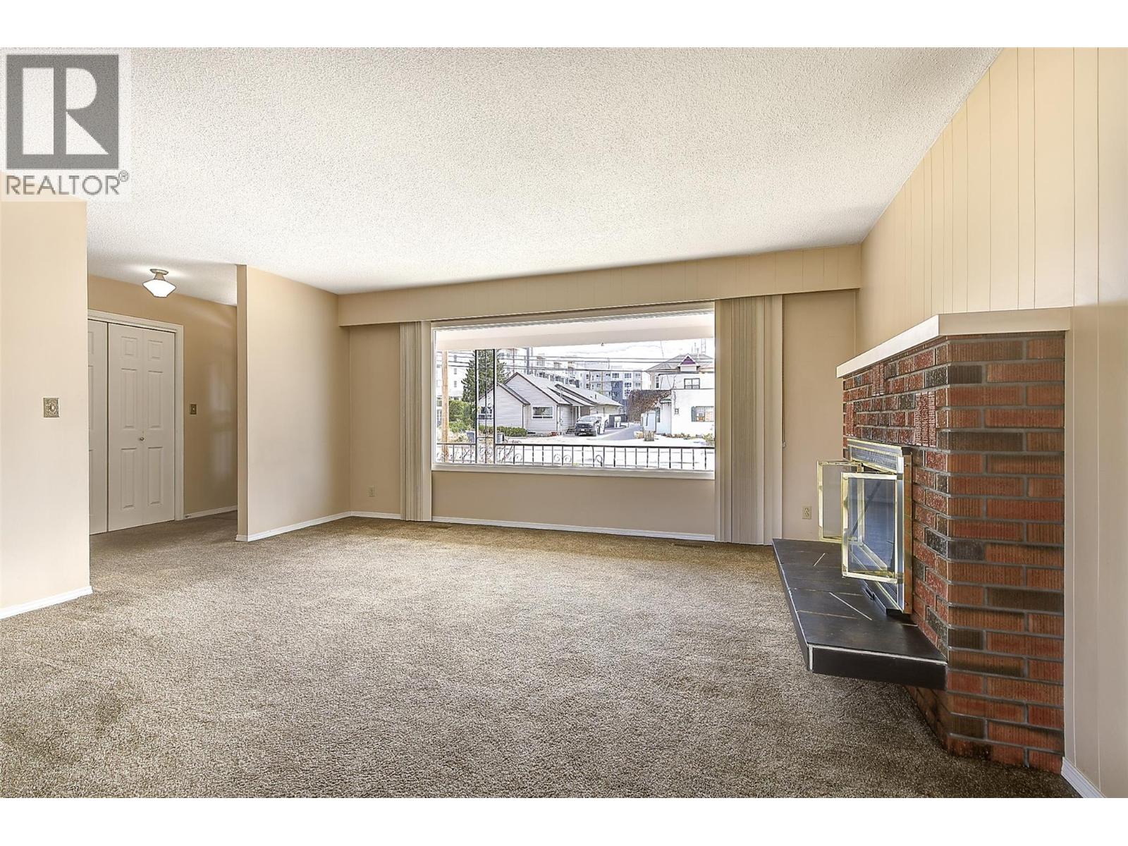 350 Leathead Road, Kelowna