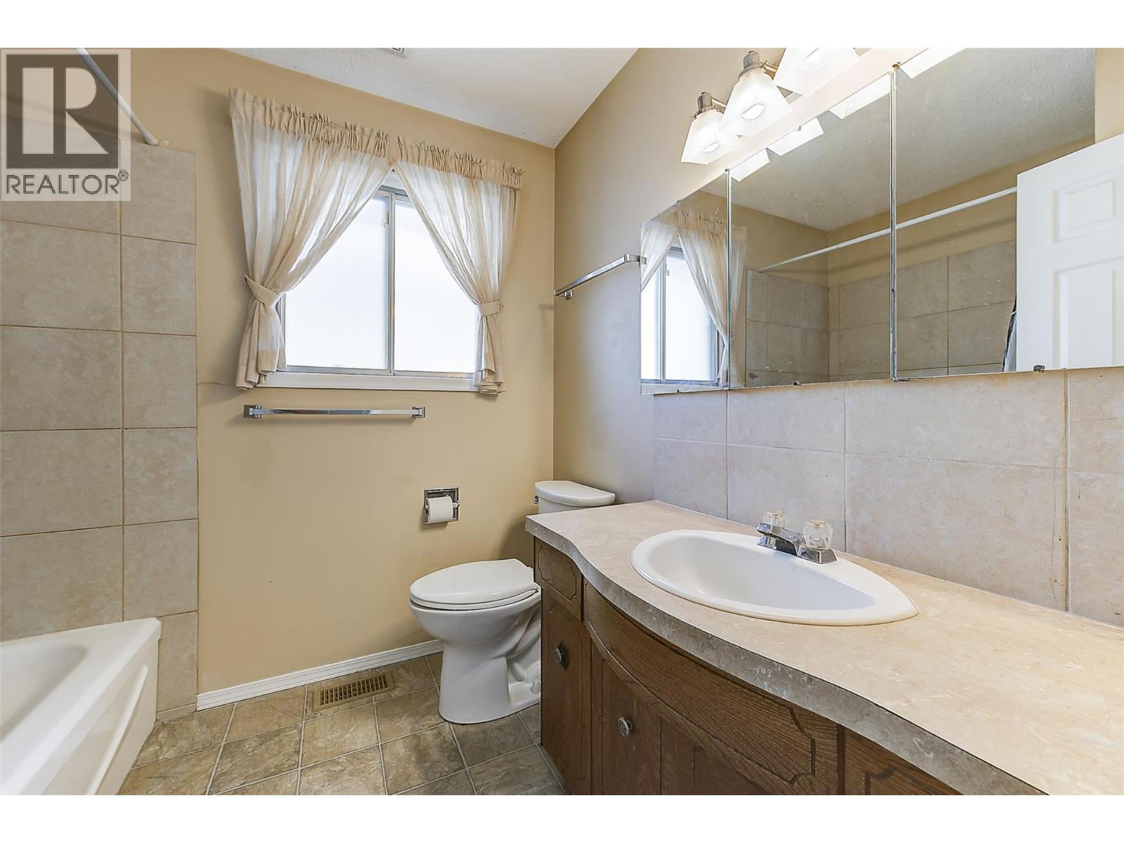 350 Leathead Road, Kelowna