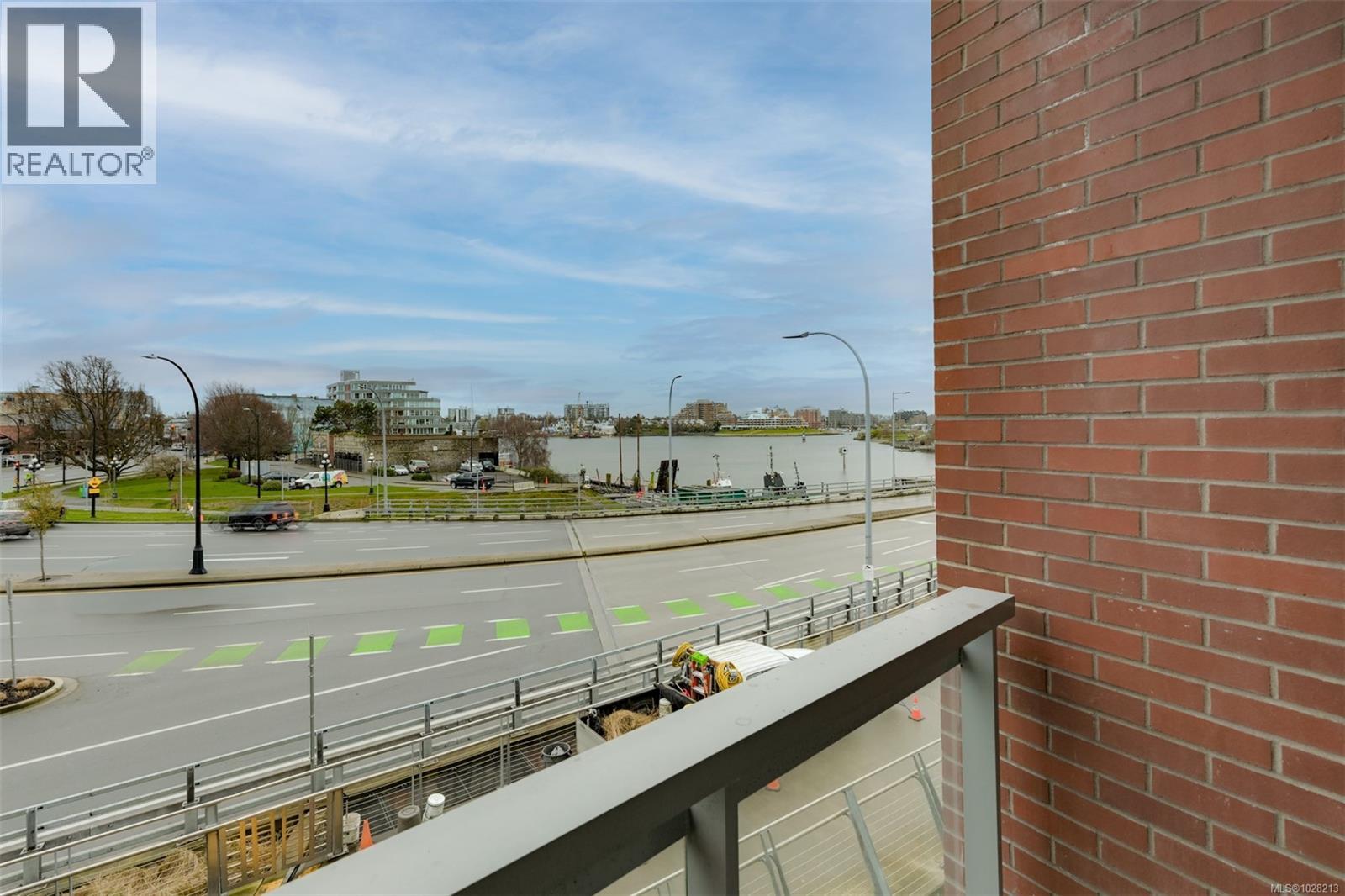 #213 456 PANDORA AVE - 18