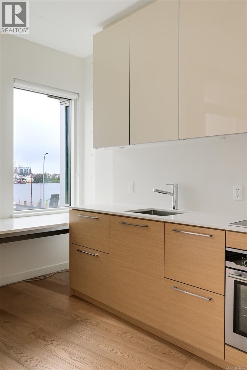 #213 456 PANDORA AVE - 23