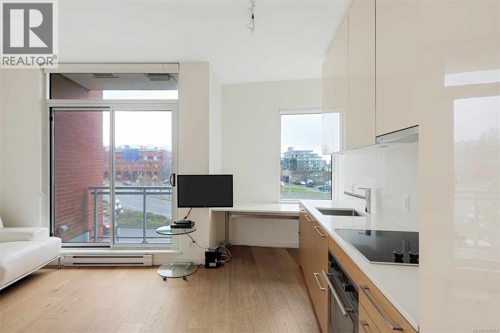 #213 456 PANDORA AVE - 24