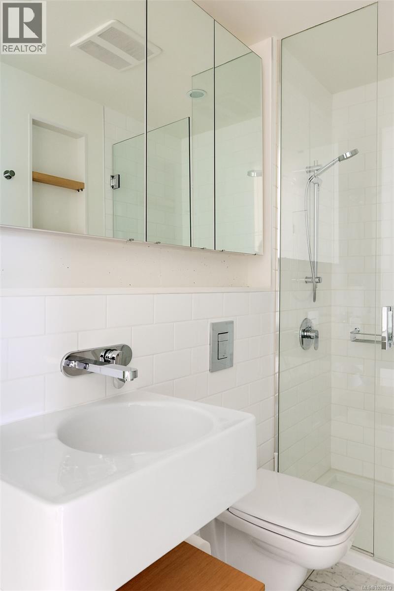 #213 456 PANDORA AVE - 27