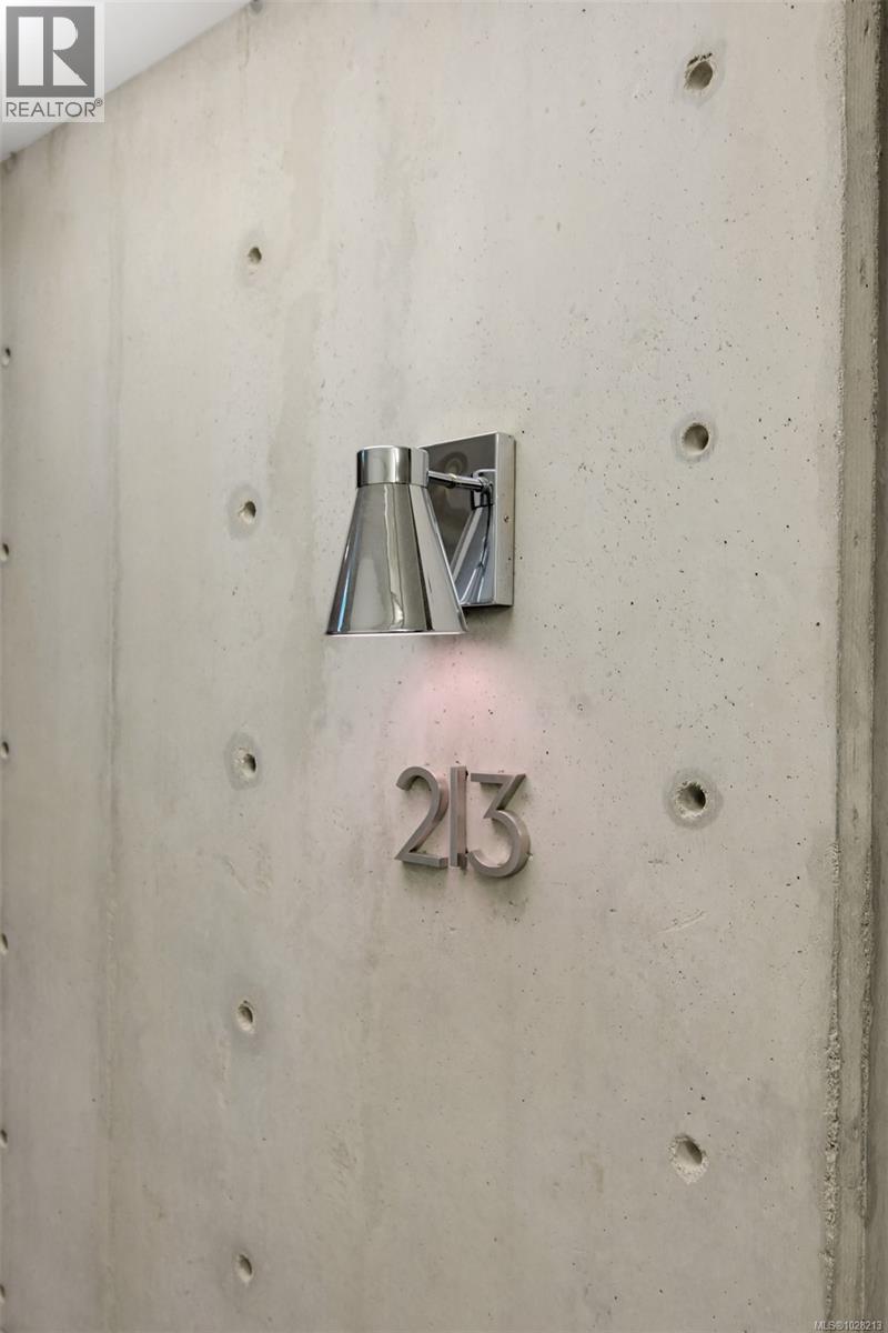 #213 456 PANDORA AVE - 5