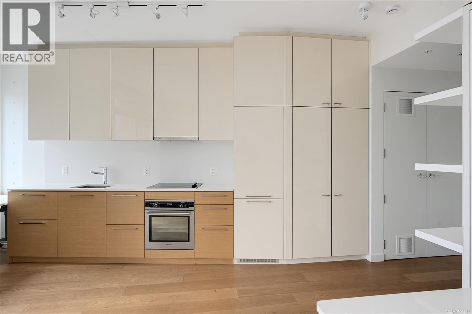 #213 456 PANDORA AVE - 9