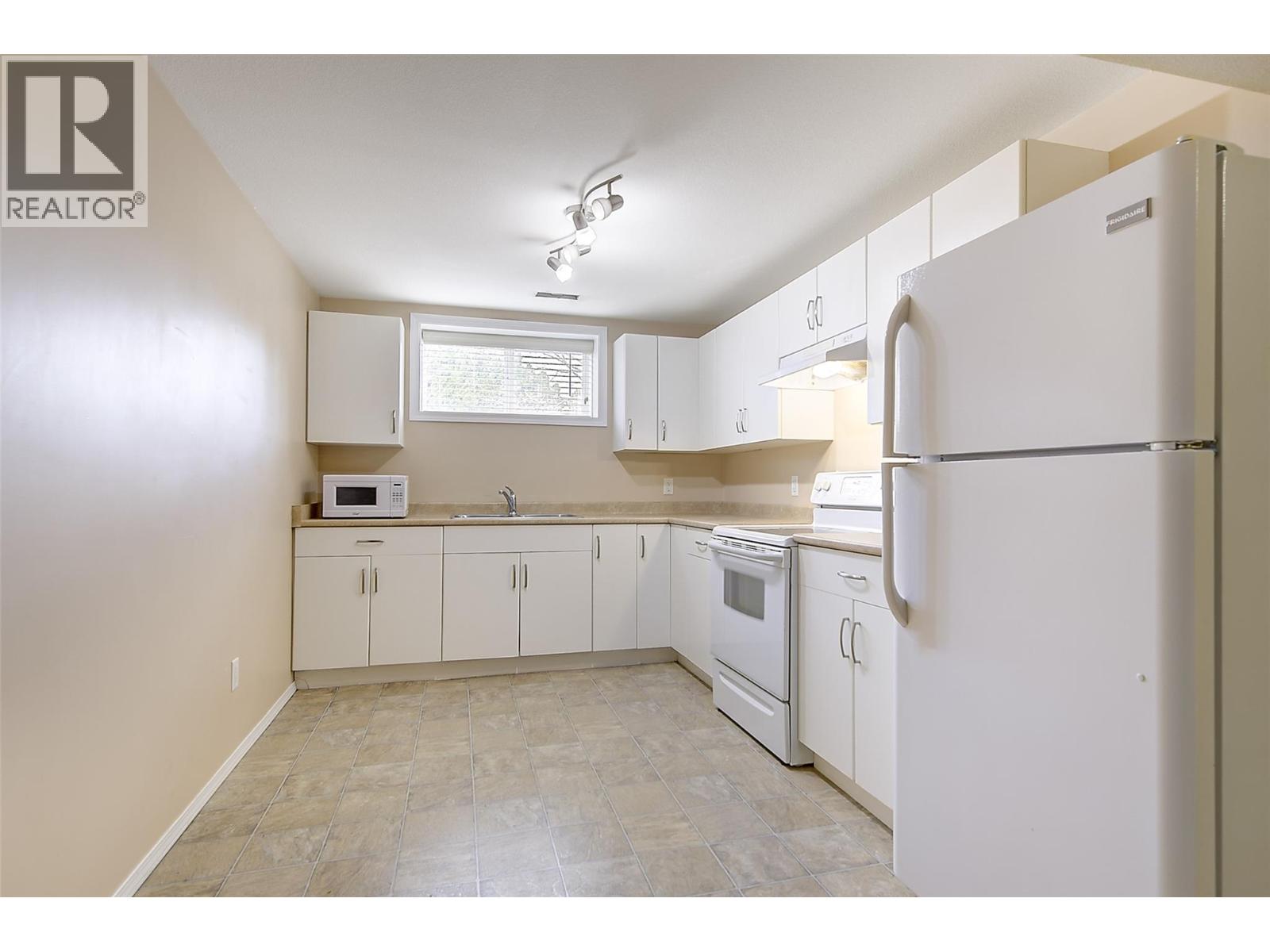 350 Leathead Road, Kelowna