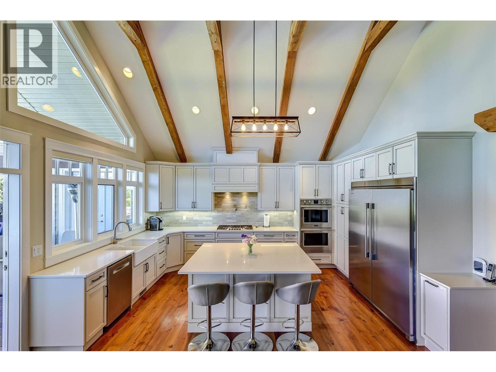 3672 Luxmoore Road, Kelowna