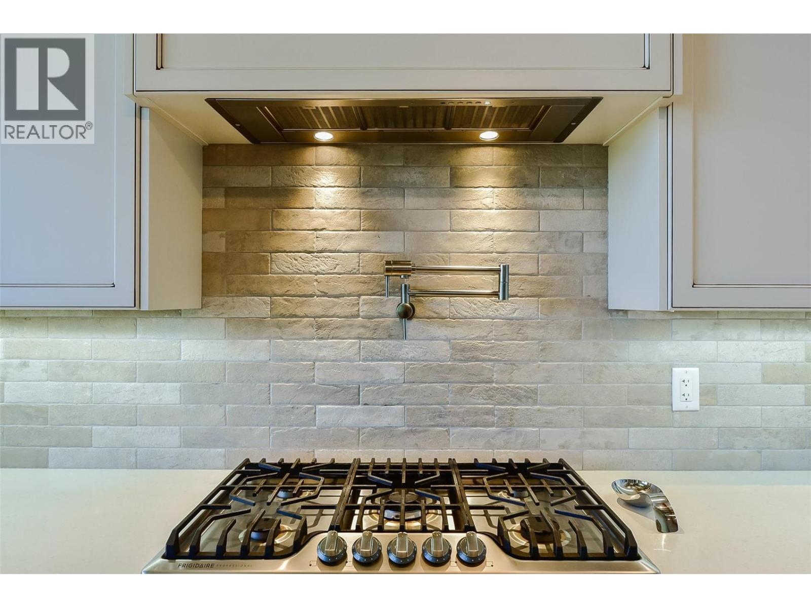 3672 Luxmoore Road, Kelowna