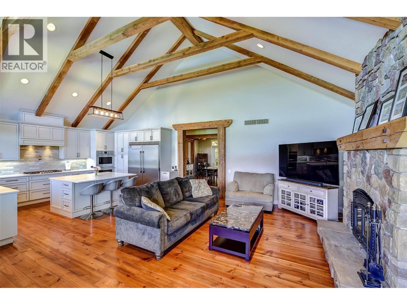 3672 Luxmoore Road, Kelowna