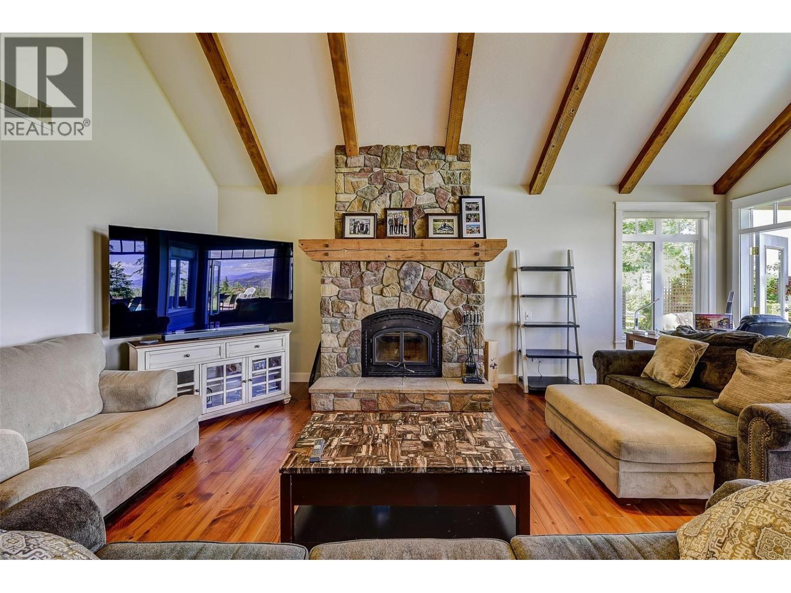 3672 Luxmoore Road, Kelowna