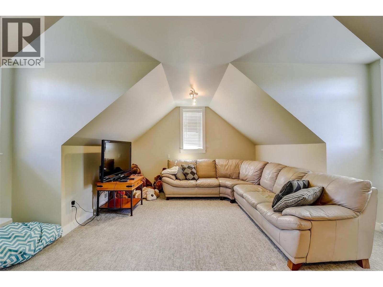 3672 Luxmoore Road, Kelowna